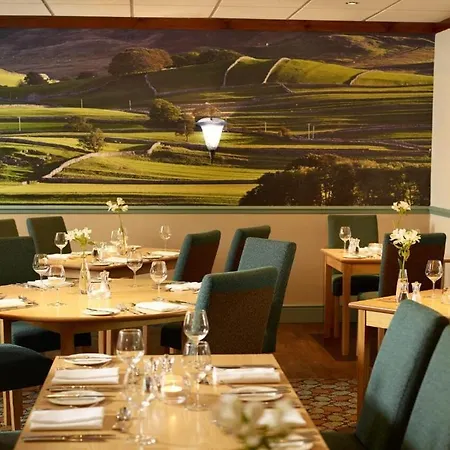 Western Milford Отель