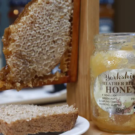 Western Milford 3* 사우스밀퍼드